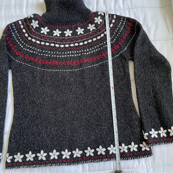 CHARTER CLUB Fair Isle Scandinavian felt appliqué Turtleneck sweater Sz PM - Picture 6 of 9